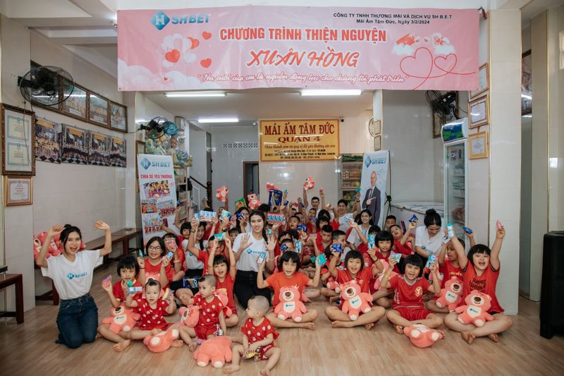 SHBET - Trang nhà cái nổi tiếng tặng thưởng siêu khủng 4 Shbet Vui Chơi Cùng Các Em Nhỏ Tại Mái Ấm